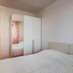 Апартаменты Beautiful In With Wifi