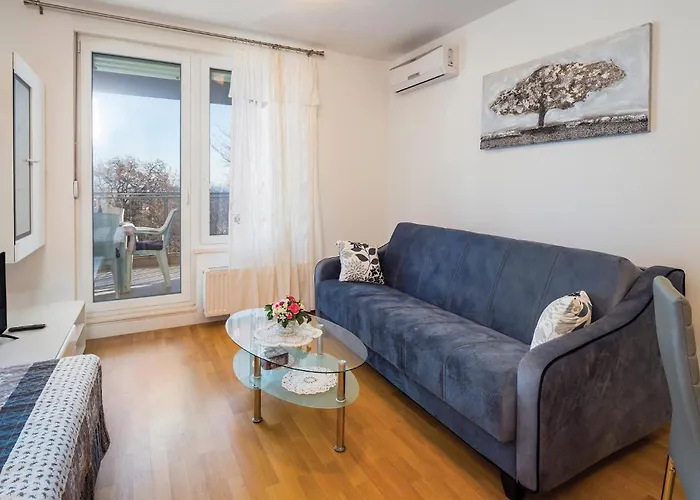 1 Bedroom Beautiful In *