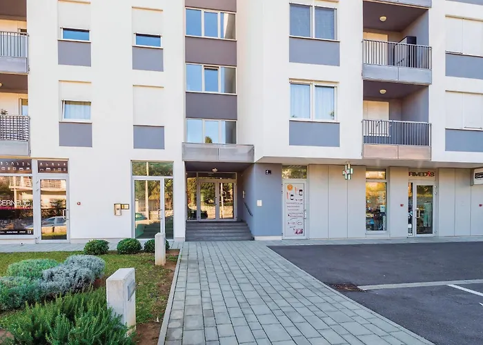 1 Bedroom Beautiful In Daire *